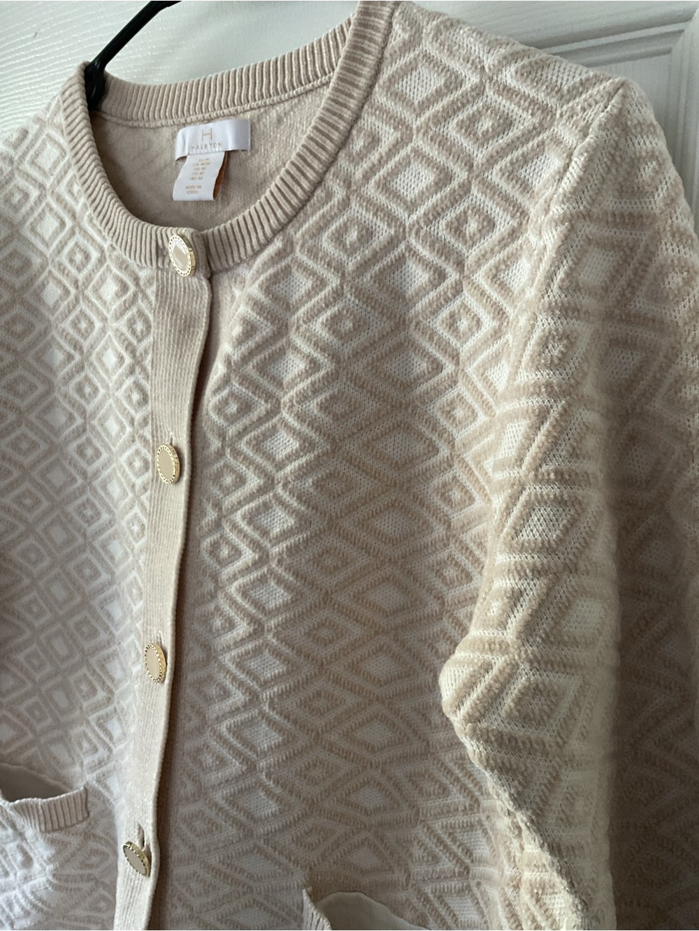 Halston Women’s M Beige Geometric Knit Cardigan Gold Button Pocket Sweater - Picture 3 of 11